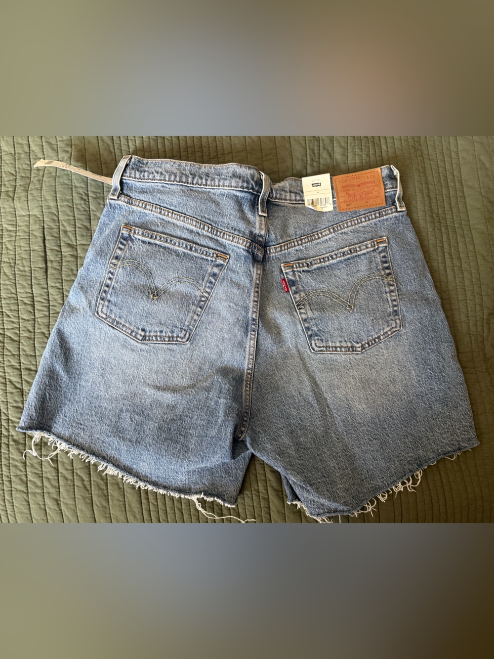 NWT Levi's Women's 501 Light Blue Denim Cutoffs - sz 34